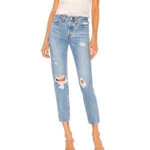 LEVIS WEDGIE ICON FIT RIPPED STRAIGHT LEG JEANS 26